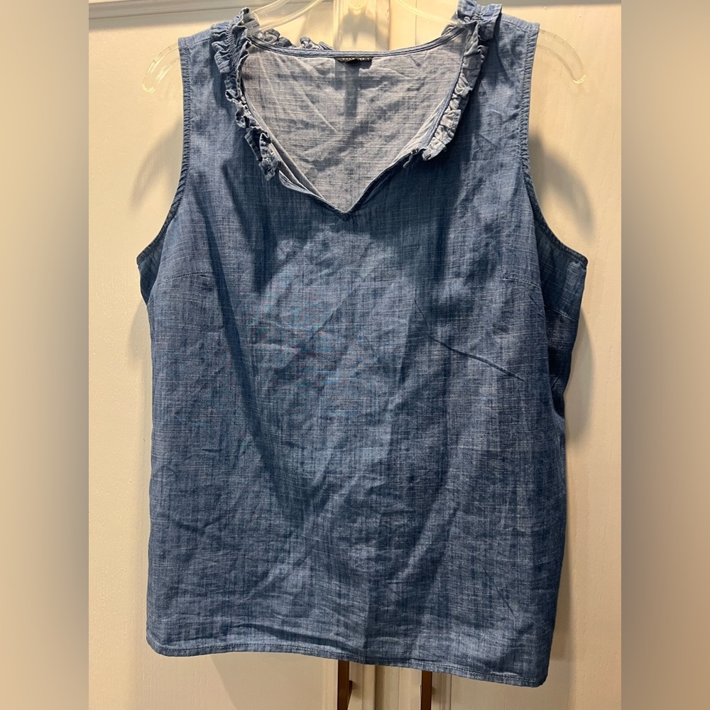 Talbots Blue Sleeveless Blouse. EUC